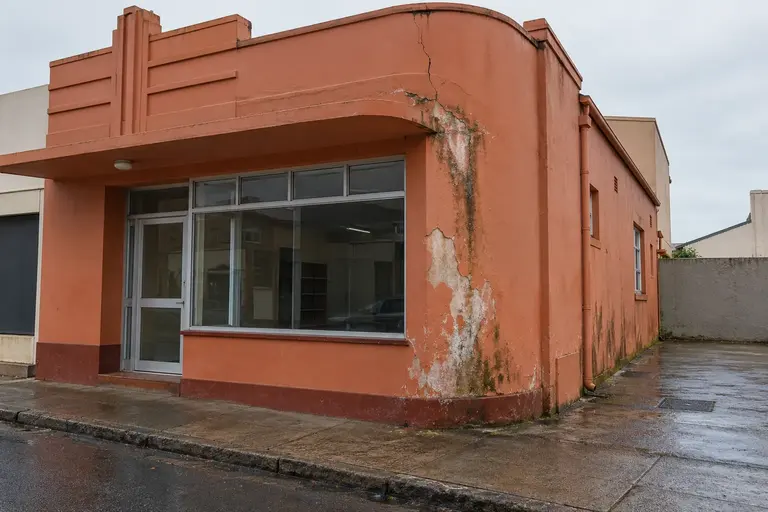 Illustration of visible damp damage to a building